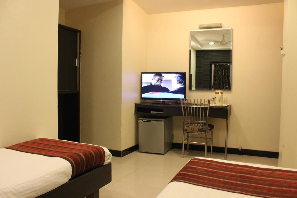 Hotel Fortune Bombay Esterno foto
